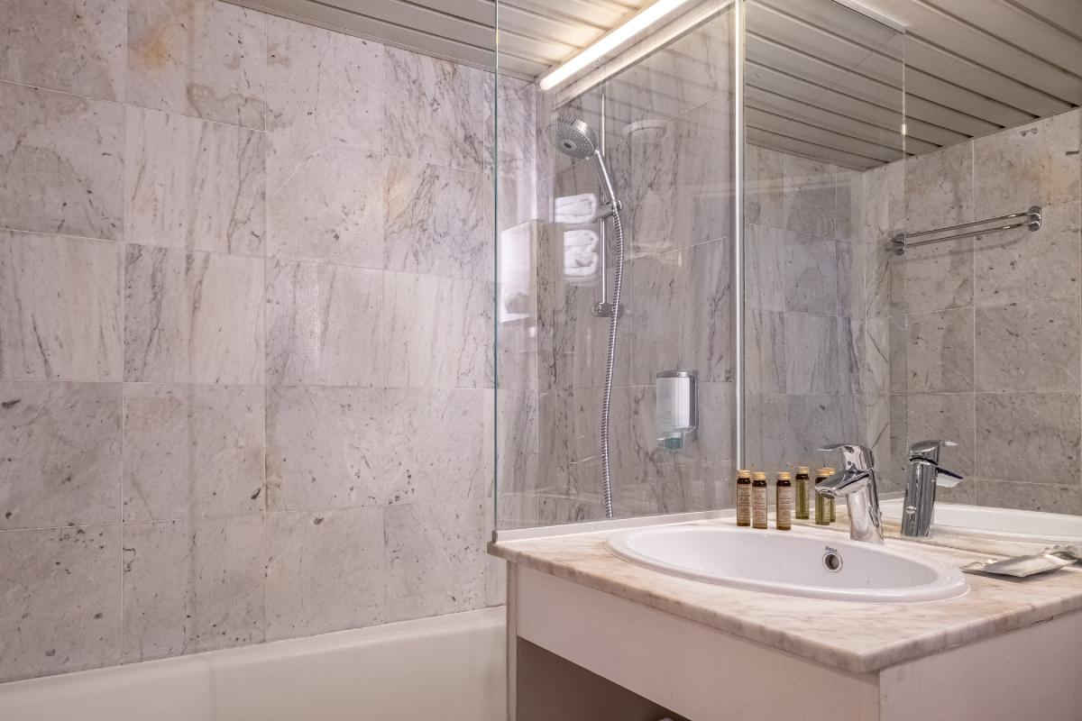 Hôtel Baudelaire Opéra - Chambre Twin Baignoire