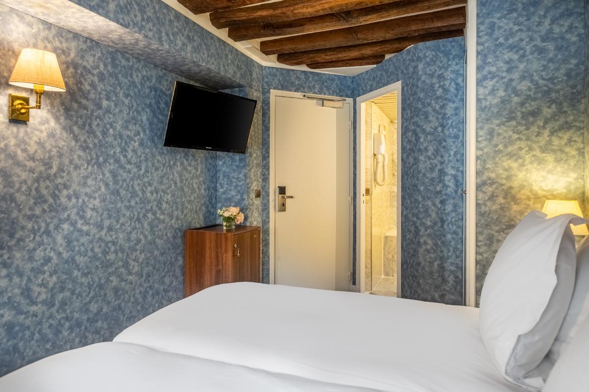 Hôtel Baudelaire Opéra - Habitación Twin Bañera